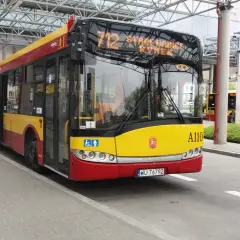 Autobus 712 Warszawa: Gdzie startuje? Trasa, bilety, rozkład