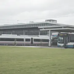 Autobus na lotnisko Balice z Dworca Głównego Wschód: Jak dojechać?