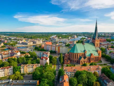 Gdzie leży Szczecin? Odkryj jego wyjątkowe położenie i atrakcje