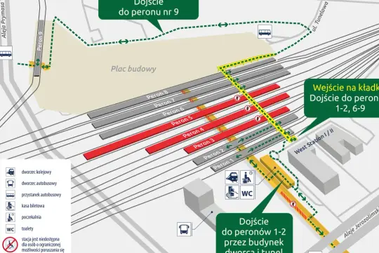 Warszawa Centralna: odjazdy pociągów z peronów 1-9. Mapa pokazuje dojścia do peronów, kładkę i tunel.