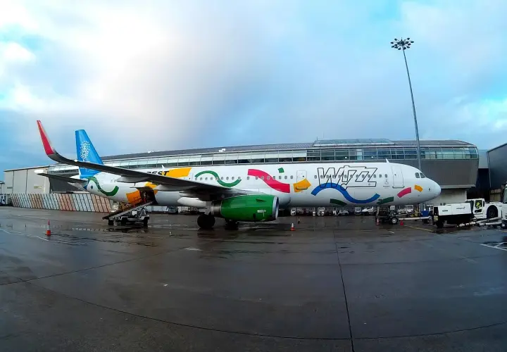 Ile alkoholu w Wizz Air? Bagaż, cło, Duty-Free wszystko jasne!