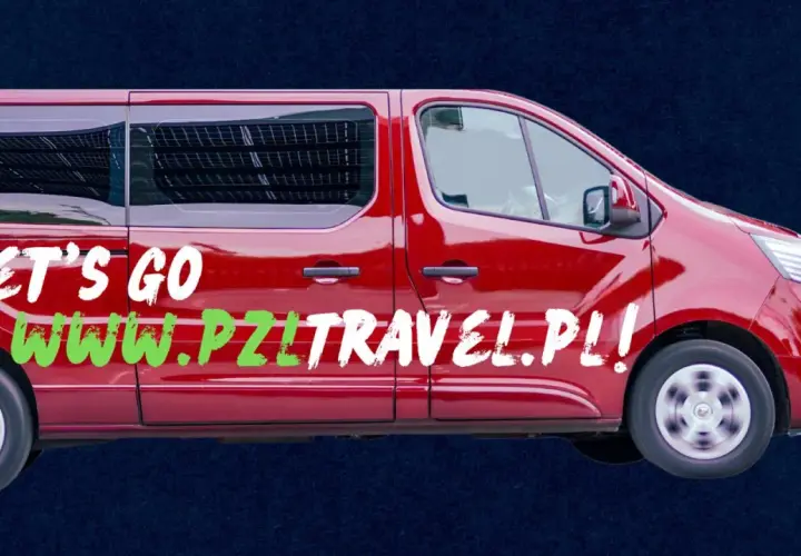Czerwony bus z napisem "LET'S GO WWW.PZITRAVEL.PL!" zaprasza na podróż do Stuttgartu.