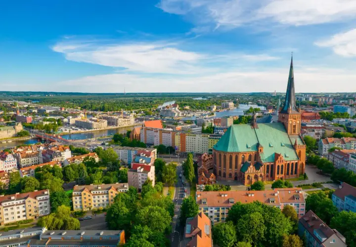 Gdzie leży Szczecin? Odkryj jego wyjątkowe położenie i atrakcje