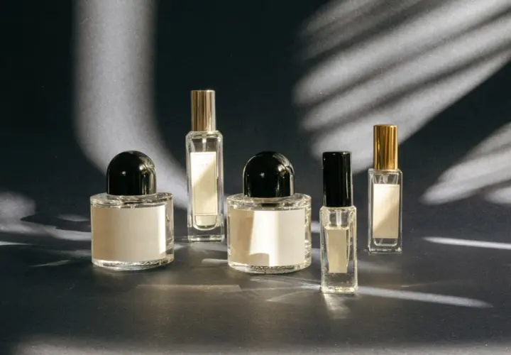 Jak przewozić perfumy w bagażu podręcznym? Uniknij konfiskaty!