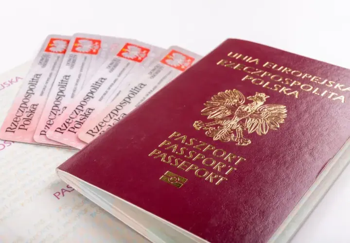 Polskie paszporty i dowody osobiste. Czy do Norwegii potrzebny jest paszport? Tak, jeśli nie masz dowodu osobistego.