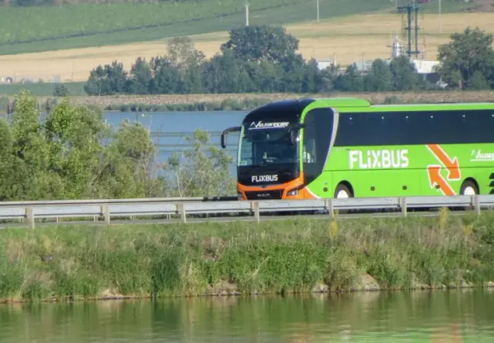Flixbus z lotniska BER? Zapomnij o Schönefeld! Dokładna lokalizacja