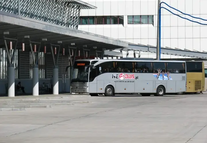 Neobus Sanok: Gdzie dokładnie? Dworzec Bekser Lipińskiego 54