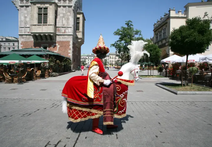 Gdzie Lajkonik zatrzymuje się w Krakowie? Pełna trasa i porady!