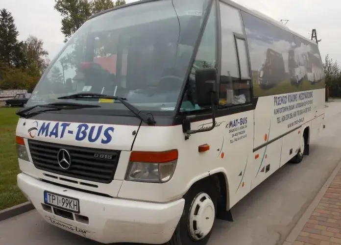 Mat Bus: Skąd odjeżdża? Znajdź swój przystanek bezbłędnie!
