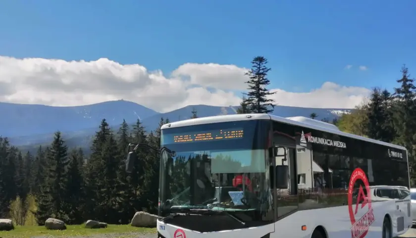 Karpacz Bus, komunikacja miejska. Sprawdź cennik i wybierz się w góry!
