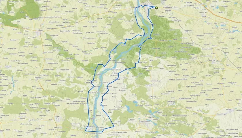 Trasa z Warszawy do Kazimierza Dolnego biegnie przez malownicze tereny, w tym wzdłuż Wisły.