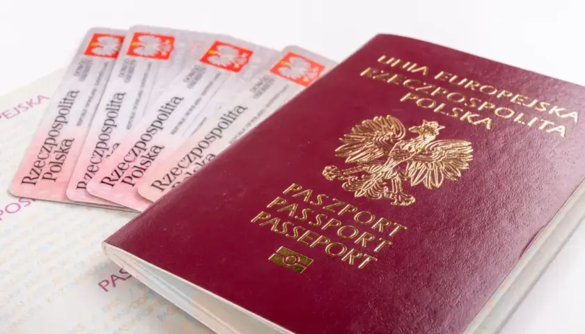 Polskie paszporty i dowody osobiste. Czy do Norwegii potrzebny jest paszport? Tak, jeśli nie masz dowodu osobistego.