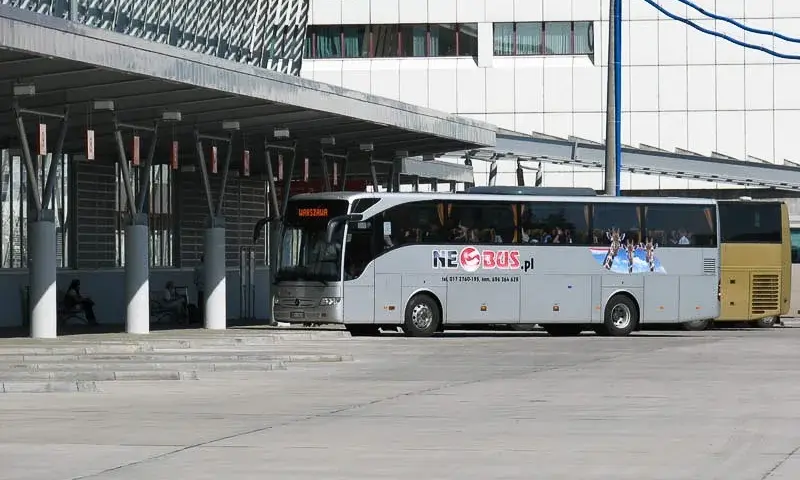 Neobus Sanok: Gdzie dokładnie? Dworzec Bekser Lipińskiego 54