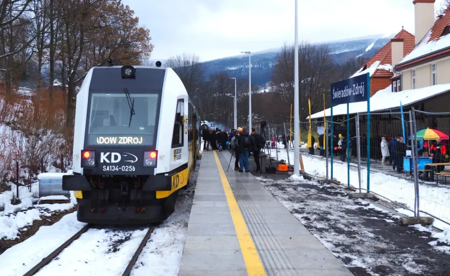 Dojazd Wrocław - Świeradów-Zdrój - Auto, autobus czy pociąg?