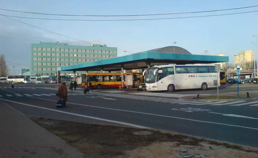Przystanek autobusowy Henryszew: Gdzie jest i jak dojechać z Łodzi?