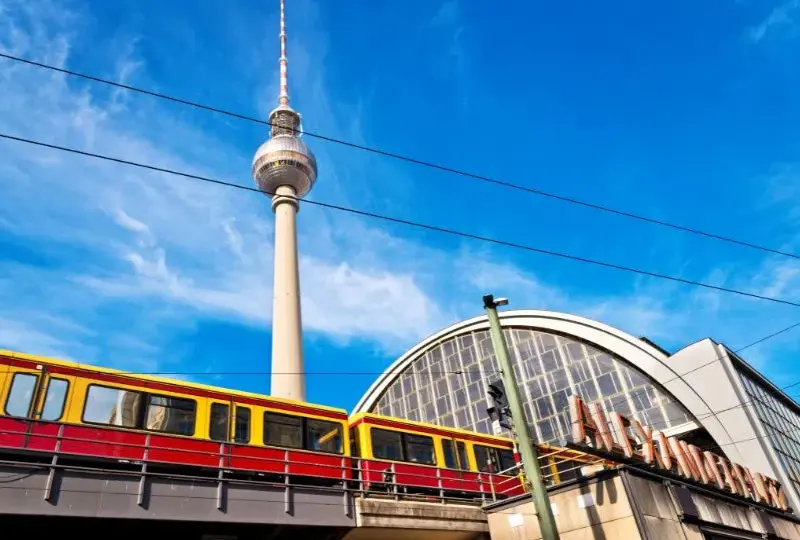Szczecin-Berlin: Ile km? Jak dojechać szybko i tanio?