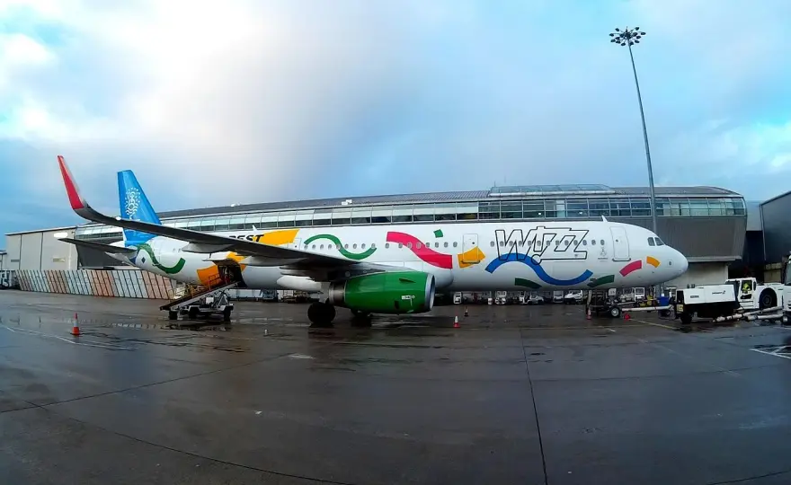 Ile alkoholu w Wizz Air? Bagaż, cło, Duty-Free wszystko jasne!