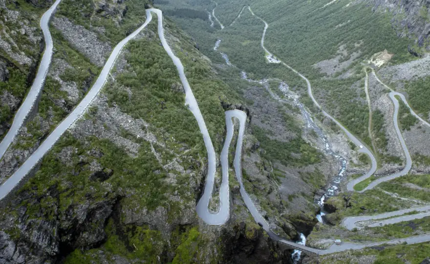 Trollstigen 2026 - Jak zaplanować przejazd Drogi Trolli?