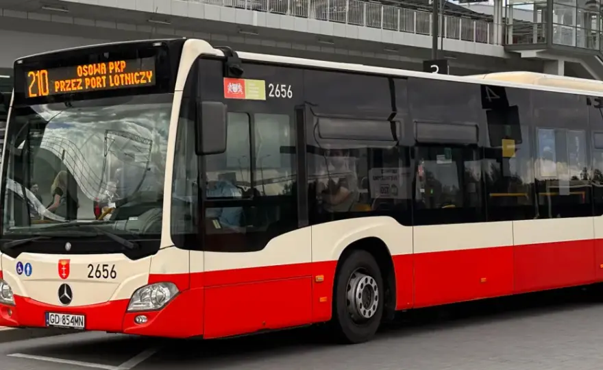 Autobus na lotnisko Gdańsk - tani dojazd bez stresu?