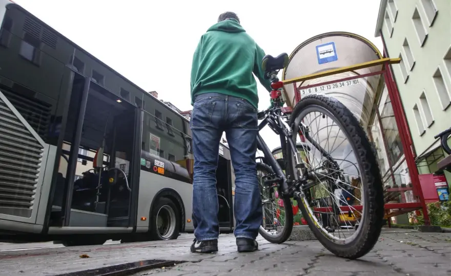 Przewóz roweru autobusem - Jak uniknąć problemów i odmowy wejścia?