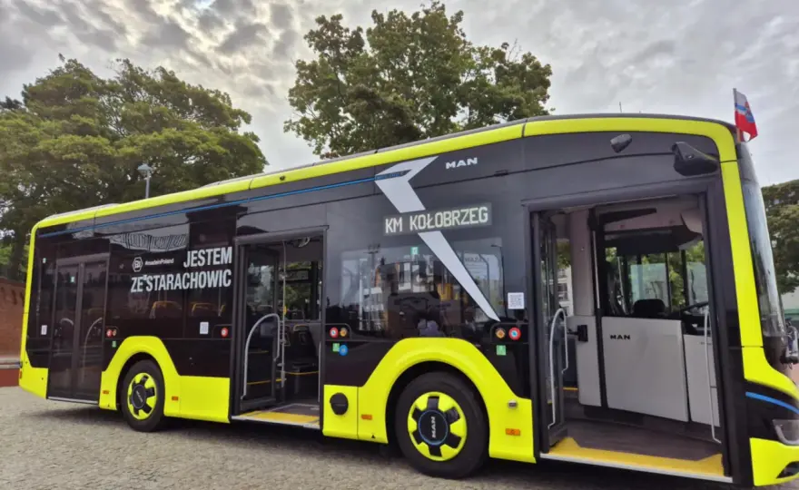 Sarbinowo-Kołobrzeg: Autobus czy pociąg? Sprawdź, co wybrać!