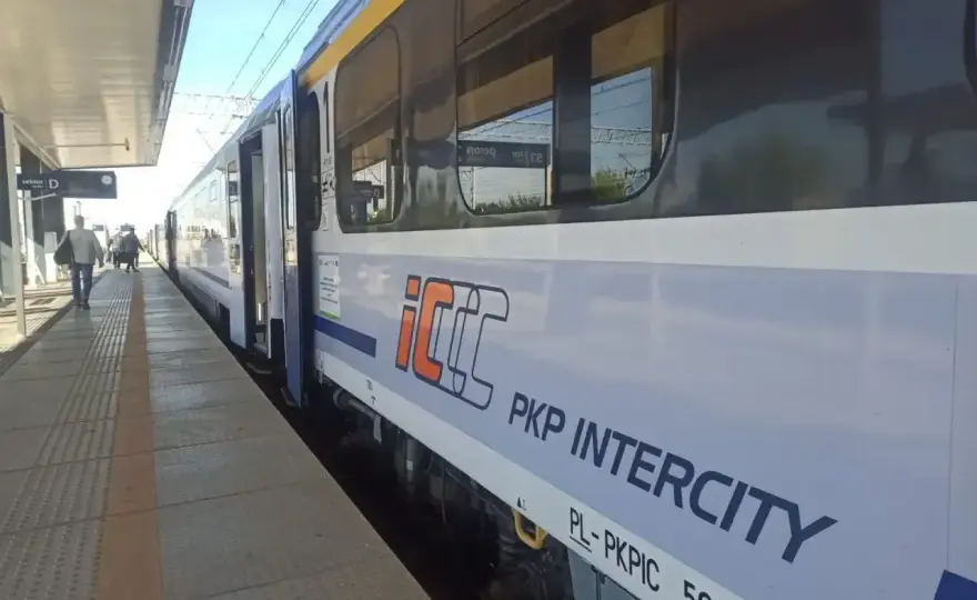 Toruń-Gdańsk bez stresu - pociąg, autobus czy samochód?