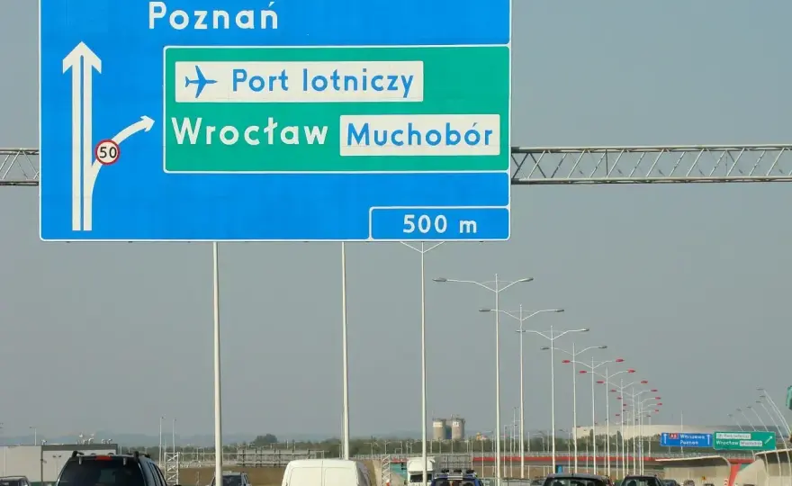 Lotnisko Wrocław - Dworzec PKP: jak dojechać autobusem 106?