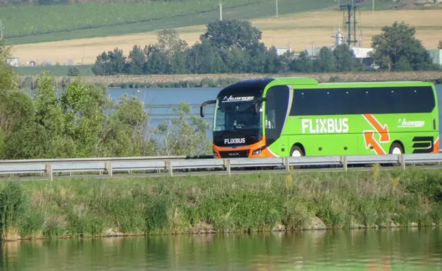 Flixbus z lotniska BER? Zapomnij o Schönefeld! Dokładna lokalizacja
