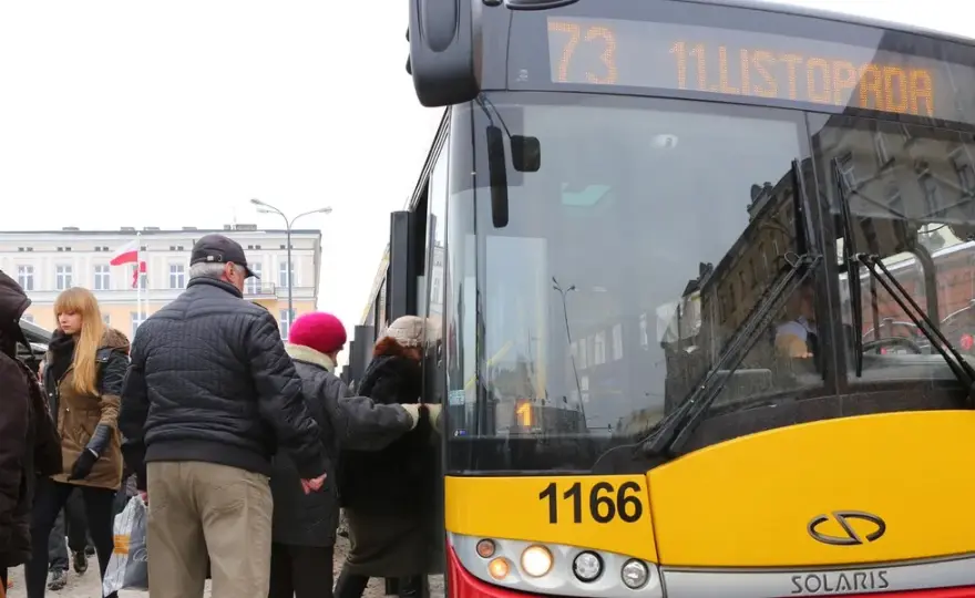 Rozkład jazdy ZDiT Łódź: Sprawdź autobusy i tramwaje na żywo!