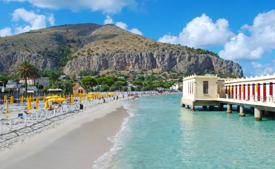 Plaże w Palermo - gdzie jechać, jeśli Mondello jest za tłoczna?
