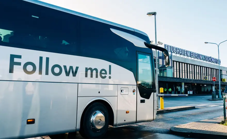 Polski Bus SXF? Gdzie wysiądziesz na lotnisku Berlin BER!