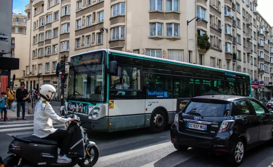 Dojazd z CDG do Paryża - RER B, autobus, taxi? Wybierz mądrze!