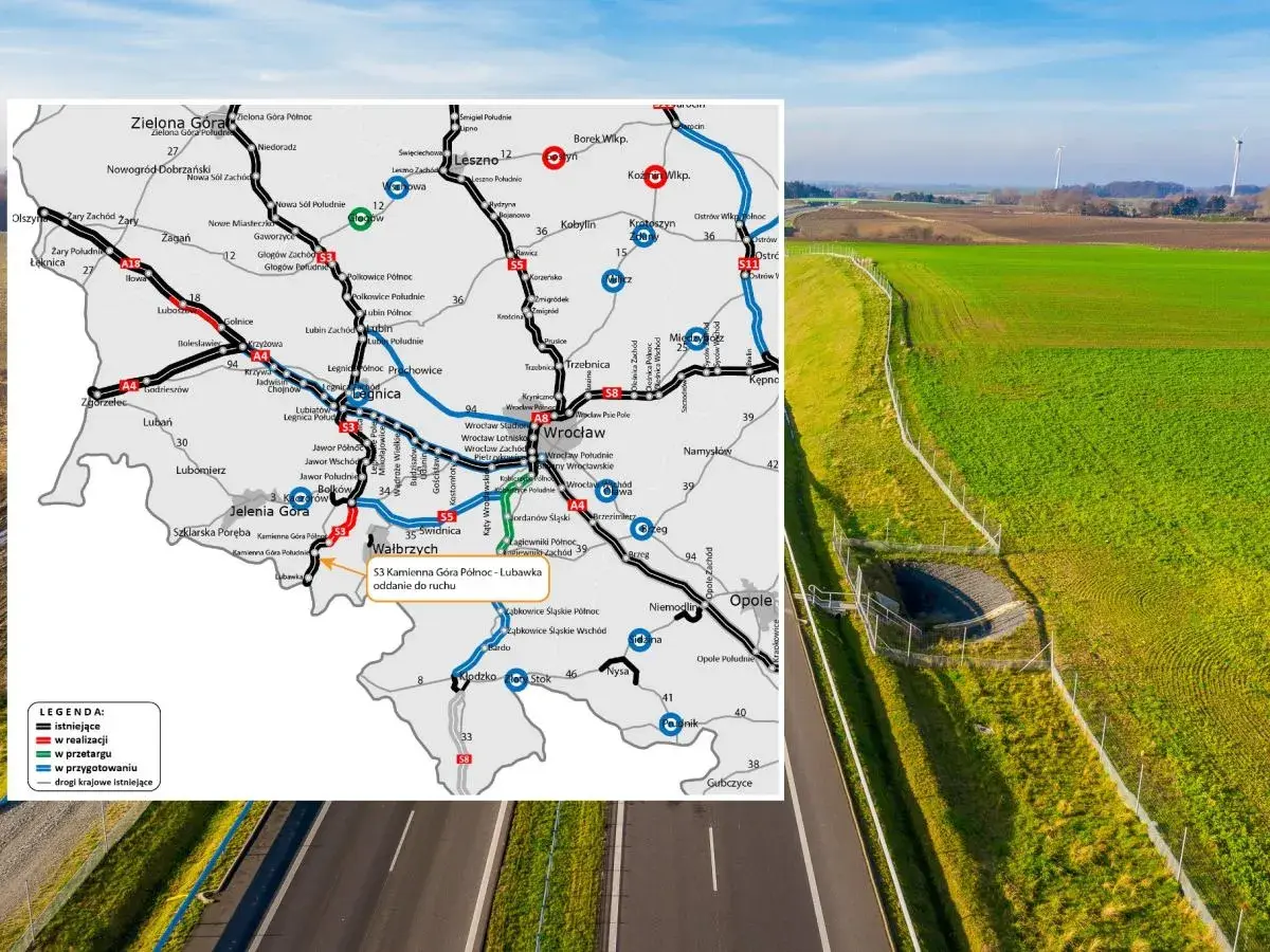 Mapa drogowa Dolnego Śląska z zaznaczoną trasą S3, w tym odcinkiem Kamienna Góra Północ - Lubawka. W tle krajobraz z wiatrakami.