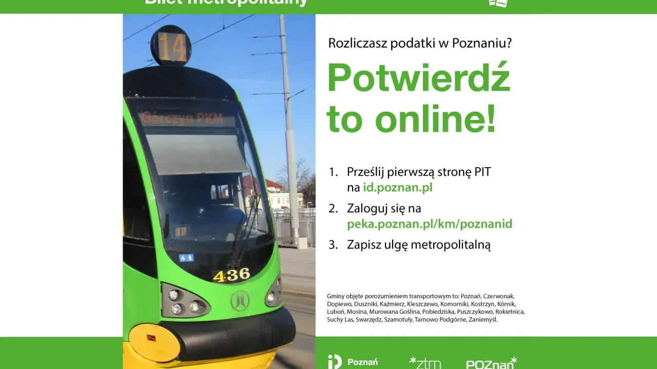 Zielony tramwaj linii 14 z napisem "Górczyn PKM" i numerem 436. Obok instrukcja, jak potwierdzić ulgę metropolitalną online.