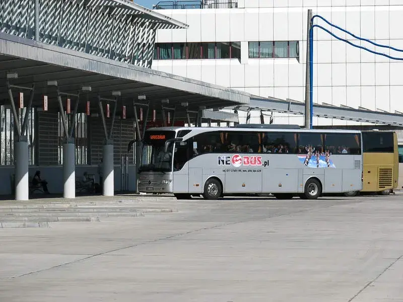 Neobus Sanok: Gdzie dokładnie? Dworzec Bekser Lipińskiego 54
