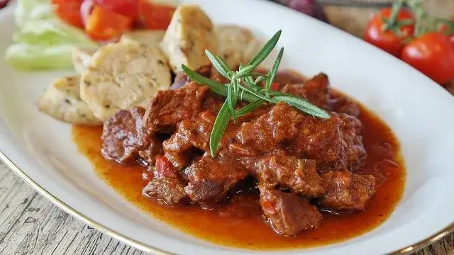 Zdjęcie Co zjeść w Radomiu? Poznaj TOP miejsca na każdą okazję!