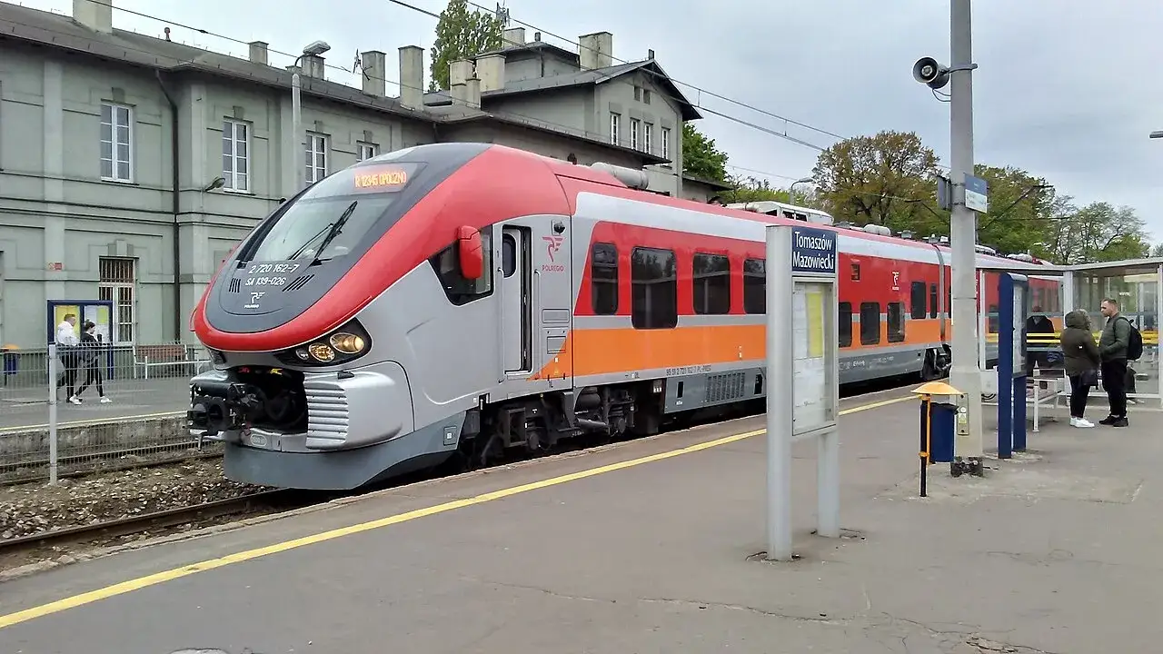 Pociągi regionalne POLREGIO i PKP Intercity Ropczyce